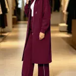 طقم نسائي كاجوال قطعتين للنساء 2026 بتصميم ريترو أمريكي، يتضمن جاكيت سويت شيرت طويل بغطاء للرأس، وبنطلون واسع الكتفين بكتف عاري وأكمام طويلة، مناسب للارتداء اليومي في المنزل أو في النزهات