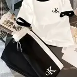 طقم رياضي كاجوال قطعتين، طقم رياضي مرن غربي للربيع والصيف والخريف، طقم عصري كاجوال، طقم رياضي للجري، طقم رياضي لليوغا، تي شيرت بأكمام قصيرة مخطط من الجانب وبنطلون كاجوال طويل طقم رياضي