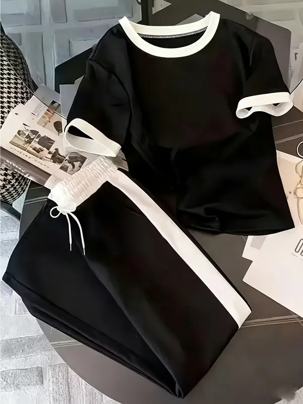 طقم رياضي كاجوال قطعتين، طقم رياضي مرن غربي للربيع والصيف والخريف، طقم عصري كاجوال، طقم رياضي للجري، طقم رياضي لليوغا، تي شيرت بأكمام قصيرة مخطط من الجانب وبنطلون كاجوال طويل طقم رياضي