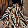 فستان نسائي كاجوال بتصميم A-Line مع طباعة هندسية وخصر مطاطي - فستان طويل الأكمام برقبة مستديرة قابل للغسيل بالماكينة لفصلي الربيع/الخريف، أسود/بيج/بني/أبيض، فستان ماكسي بأكمام طويلة، تنورة متدلية، تصميم مزين