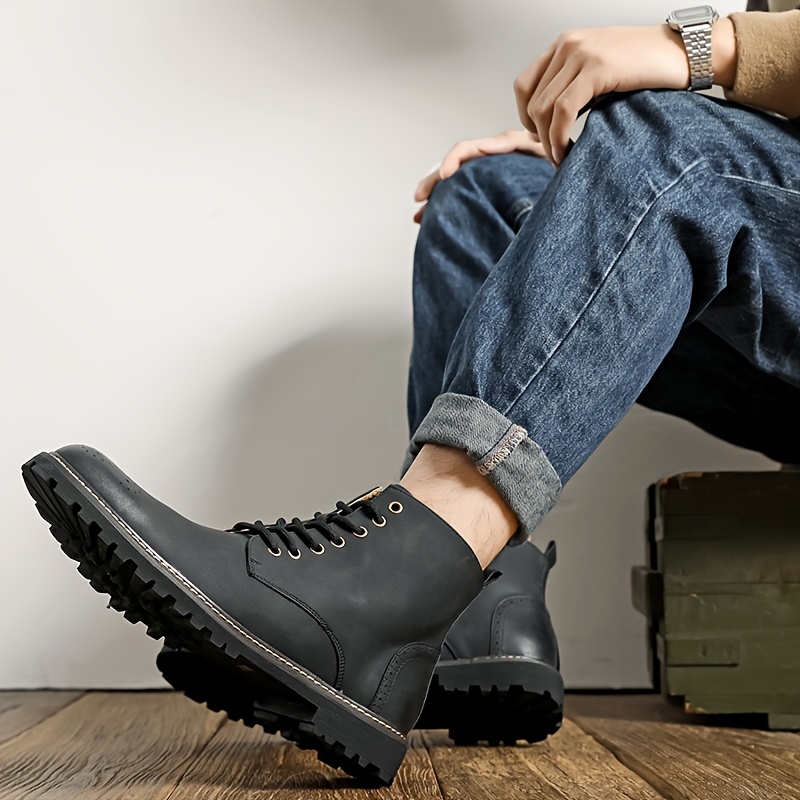 أحذية عمل خارجية للرجال - أحذية دراجة نارية قصيرة بكاحل عالٍ ورباط، بنعل مطاطي، قبضة على جميع التضاريس، نظام ربط وقوس - أحذية PU متينة لجميع الأحوال الجوية لفصل الشتاء، ركوب الدراجات النارية، المشي لمسافات طويلة، العمل - خيارات ألوان بني/بيج، تصميم بلون صلب، إغلاق برباط، نعل مطاطي متين، مناسب للاستخدام العادي والعمل للرجال، ارتداء متعدد الفصول (بدون أجزاء معدنية)، أحذية دراجة نارية للمغامرة، أحذية دراجة نارية عالية الجودة للرجال، أحذية للرجال