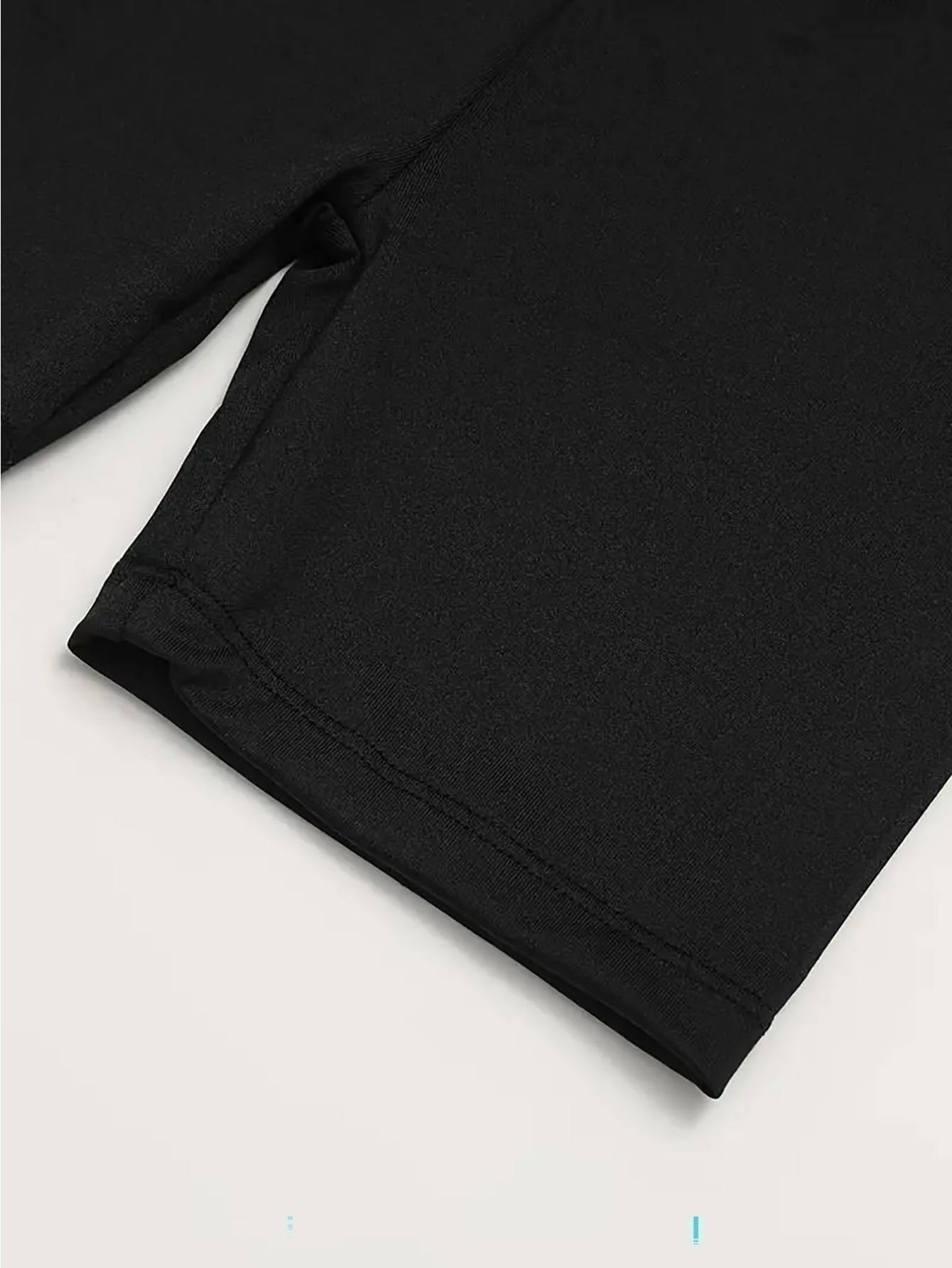 شورت نسائي مطرز بطبعة كرتونية من ستيتش وليلو - شورت صيفي عالي الخصر قابل للتمدد وجيد التهوية، برتقالي مضيء مع تفاصيل وردية، مثالي للأنشطة الخارجية والعطلات، شورت