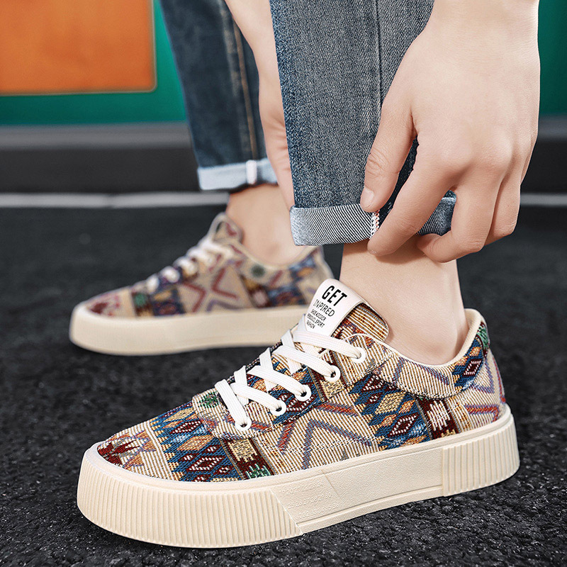 أحذية التزلج العصرية للرجال - نمط هندسي حيوي، نعل مطاطي مريح غير قابل للانزلاق، جزء علوي من القماش المسامي، أحذية رياضية عادية برباط للارتداء اليومي والأنشطة الخارجية، أحذية التزلج، الأحذية الخارجية، الأحذية الرياضية الحديثة، الأحذية المتينة