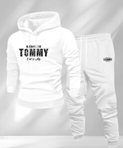 طقم رجالي مريح من الصوف المخملية - "Tommy" مطبوع عليه، كم طويل، رباط، نمط كاجوال، نقش هندسي، قصة عادية، مثالي للخريف/الشتاء، ملابس كاجوال | سويت شيرت بغطاء للرأس | قماش صوفي، Tommy Fleece، بدلة/ملابس رجالية، فستان رياضي رجالي، طقم فستان رياضي للرجال