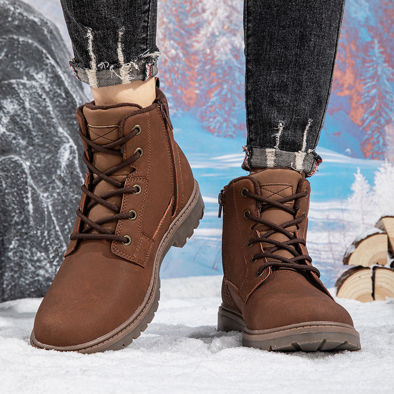 أحذية شتوية قصيرة للرجال مع نعل مطاطي مضاد للانزلاق - أحذية ثلجية بإغلاق سحاب لقبضة الجليد، جزء علوي من البولي يوريثان البني (أحذية كاحل دافئة) - مقاس نصف صغير - مثالية للتزلج والأنشطة الخارجية