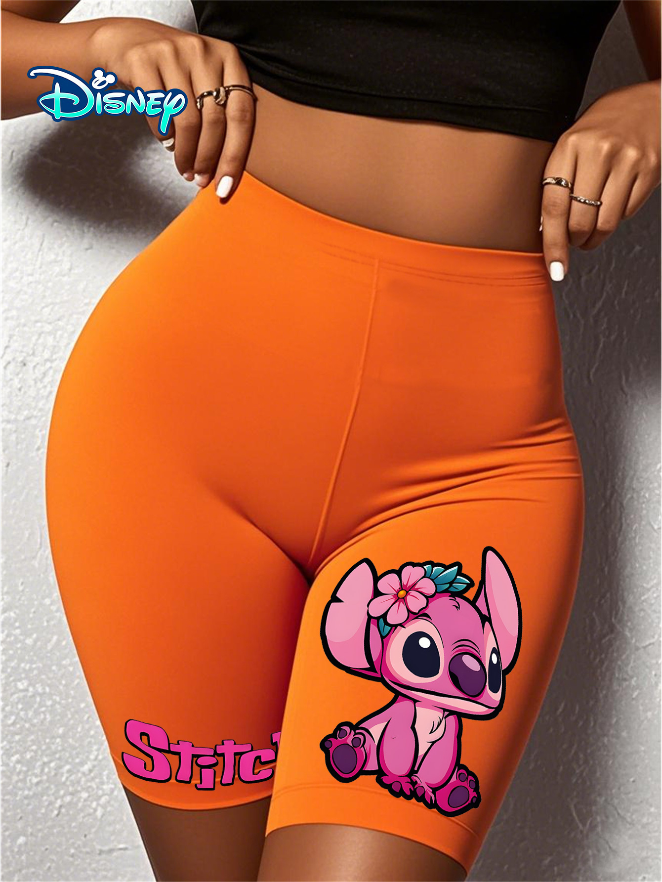 شورت نسائي مطرز بطبعة كرتونية من ستيتش وليلو - شورت صيفي عالي الخصر قابل للتمدد وجيد التهوية، برتقالي مضيء مع تفاصيل وردية، مثالي للأنشطة الخارجية والعطلات، شورت