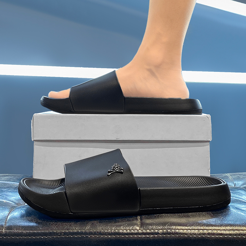 نعال الرجال بدون أربطة - نعل مقاوم للانزلاق، وسادة EVA المريحة - أحذية منزلية داخلية/خارجية، صنادل شاطئية - خفيفة الوزن وسهلة التنظيف - للمنزل، المسبح، السفر - نعال سوداء بسيطة، صنادل للقدمين العريضة، أحذية منزلية، نعال أنيقة، نعل مقاوم للانزلاق