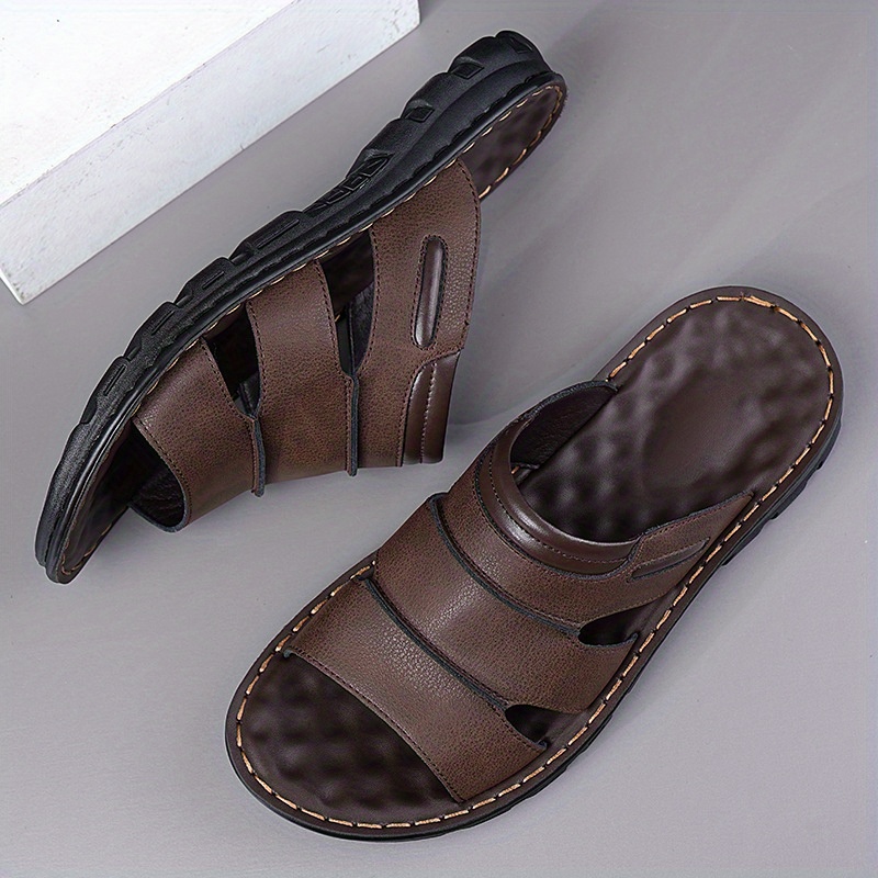 شباشب صيفية أنيقة للرجال بسمك مريح وتصميم مانع للانزلاق.