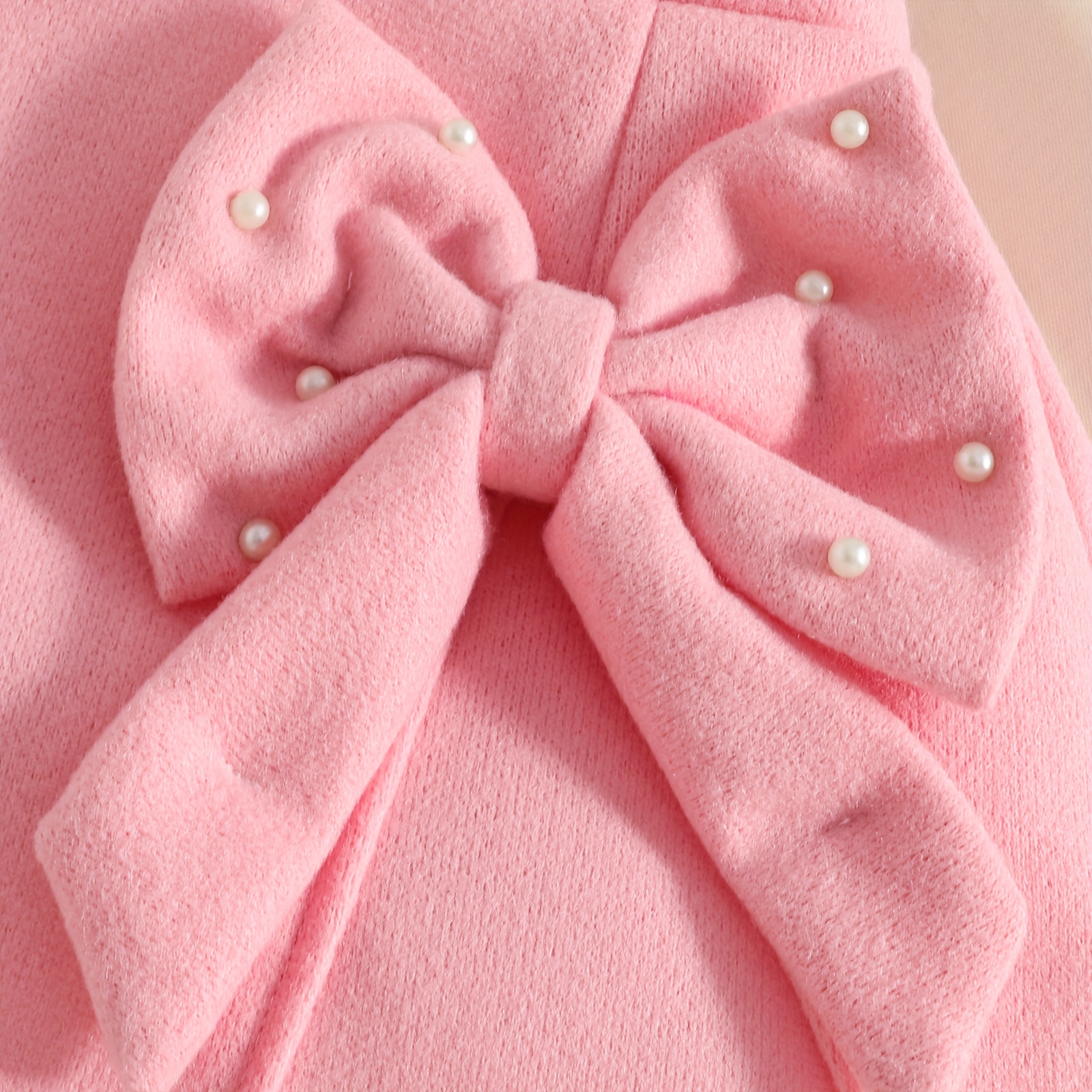 3 قطع مجموعة ملابس أنيقة للبنات من التويد مع بلوزة بأكمام مكشكشة، تنورة على شكل حرف A وقبعة مزينة باللؤلؤ والفيونكة - ملابس شتوية ناعمة باللون الوردي للأطفال حتى 12 شهرًا، فستان متعدد الطبقات قابل للغسل يدويًا للاستخدام اليومي والمناسبات الخاصة، قميص بأكمام طويلة وياقة نصف دائرية مع حواف مكشكشة، تنورة صلبة باللون الوردي على شكل حرف A مع تفاصيل فيونكة، قبعة متطابقة، وتصميم متعدد الطبقات لارتداء الخريف/الشتاء، مثالي لـ