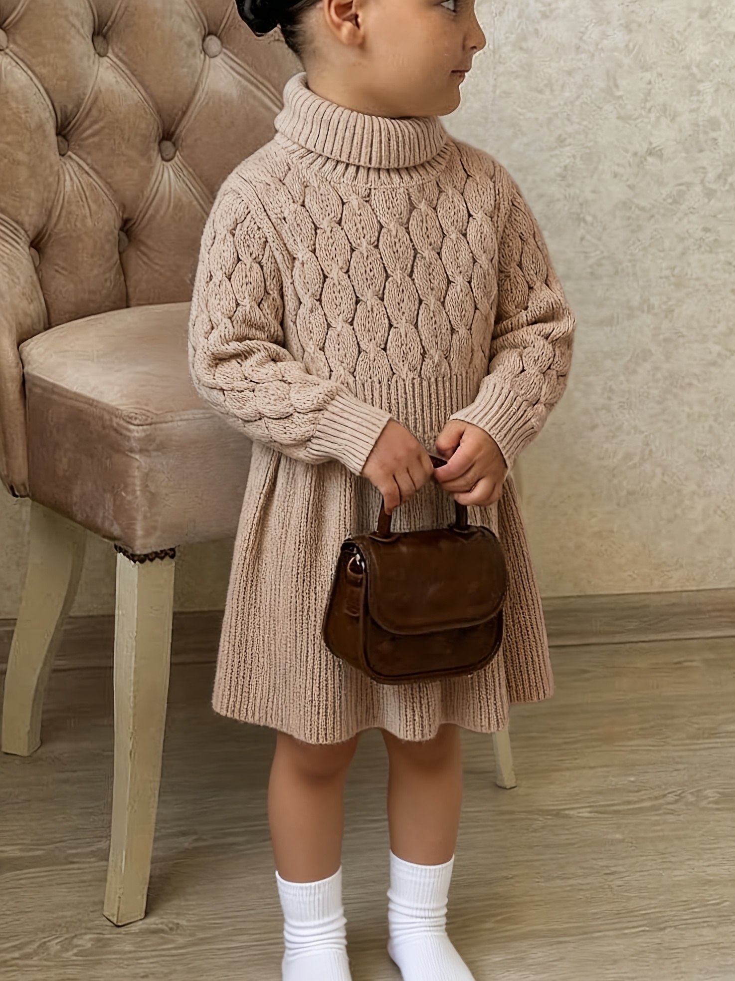 فستان بولو عالي الرقبة للبنات من عمر 2-7 سنوات، قماش محبوك ناعم للارتداء الداخلي/الخارجي، خريف/شتاء. مثالي لعيد الفصح، الكريسماس، والارتداء اليومي، أكمام منفوخة وكشكشة جذابة، قماش محبوك مريح، فستان طويل بأكمام منفوخة وخصر مشدود بتصميم جاكار مربع الرقبة، أسلوب خريف/شتاء، رقبة مستديرة حيوية وأنيقة مع