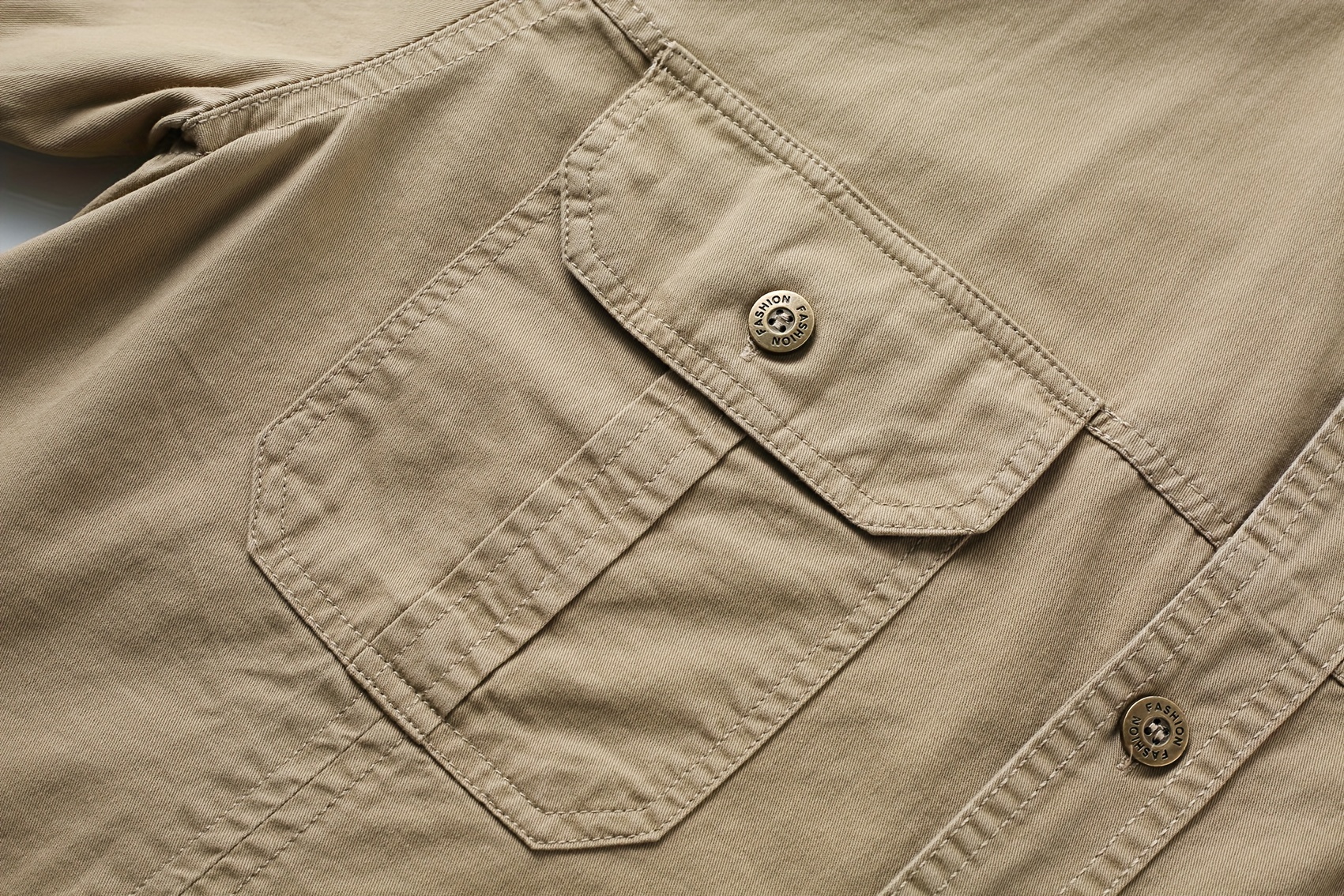 قميص عمل كلاسيكي للرجال - قميص خفيف الوزن بأزرار طويلة الأكمام مع جيوب على الصدر، نسيج غير قابل للتمدد للارتداء اليومي والرسمي - ملابس خارجية كاجوال لفصل الربيع/الخريف باللون الأحمر الكلاسيكي - مكتب، أحداث، نزهات - بلوزة بأزرار سهلة العناية، ملابس مناسبة للمناسبات، تصميم بلون صلب، ملابس كاجوال متينة، ملابس مكتبية، أزياء ريترو، مادة قابلة للتنفس، قمة متعددة الاستخدامات، رجال احترافي