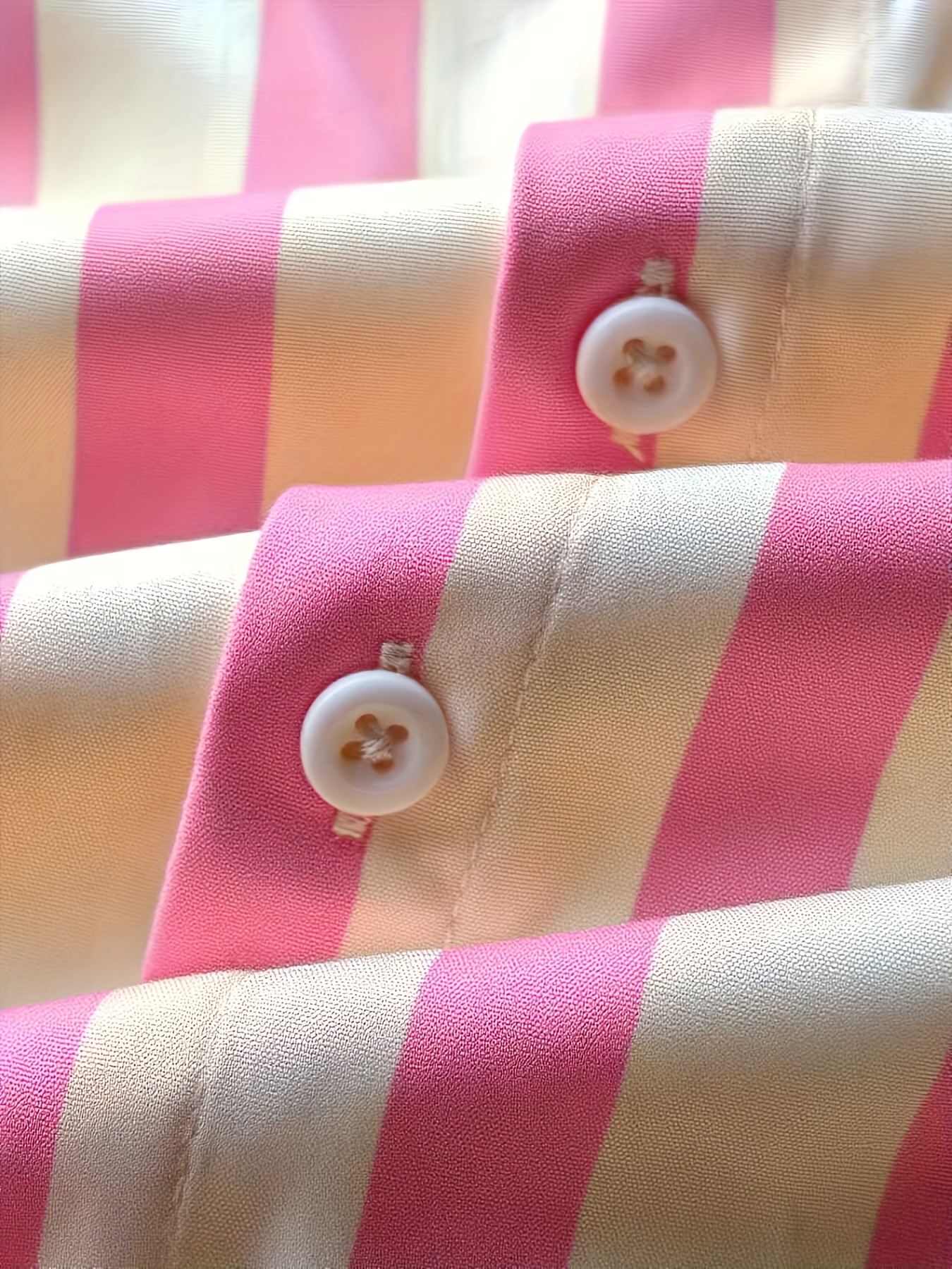 قميص رجالي ضيق بأزرار مخطط - ملابس أنيقة كاجوال ورسمية، قابل للغسل في الغسالة، مريح في جميع الفصول، تصميم ياقة كلاسيكية، متعدد الاستخدامات للمكتب والمناسبات الاجتماعية، ملابس مكتبية، خطوط أنيقة، قماش متين، رجال أنيق