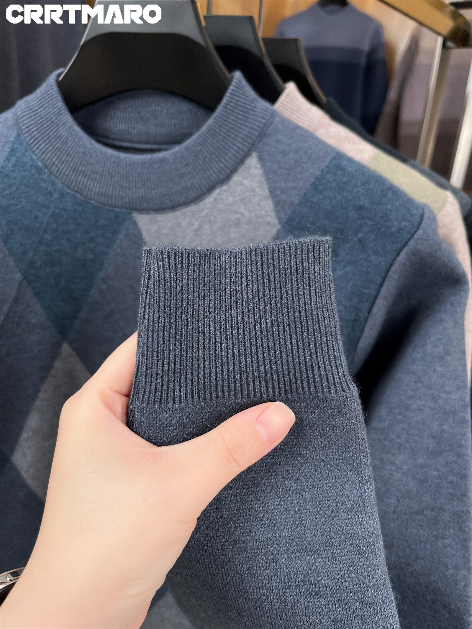 كنزة شتوية سميكة للرجال من CRRTMARO - دافئة وثقيلة، ياقة نصفية، رمادي داكن/أحمر & مخطط - كاجوال ورسمي، كنزة محبوكة للرجال، كنزة بأكمام طويلة للرجال، كنزة بقلنسوة للرجال، ملابس شتوية للرجال، ملابس شتوية للرجال